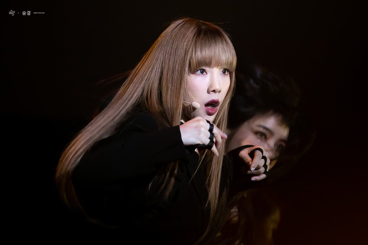 hourly taeyeon (@hourlytaeyeon) on Twitter photo 