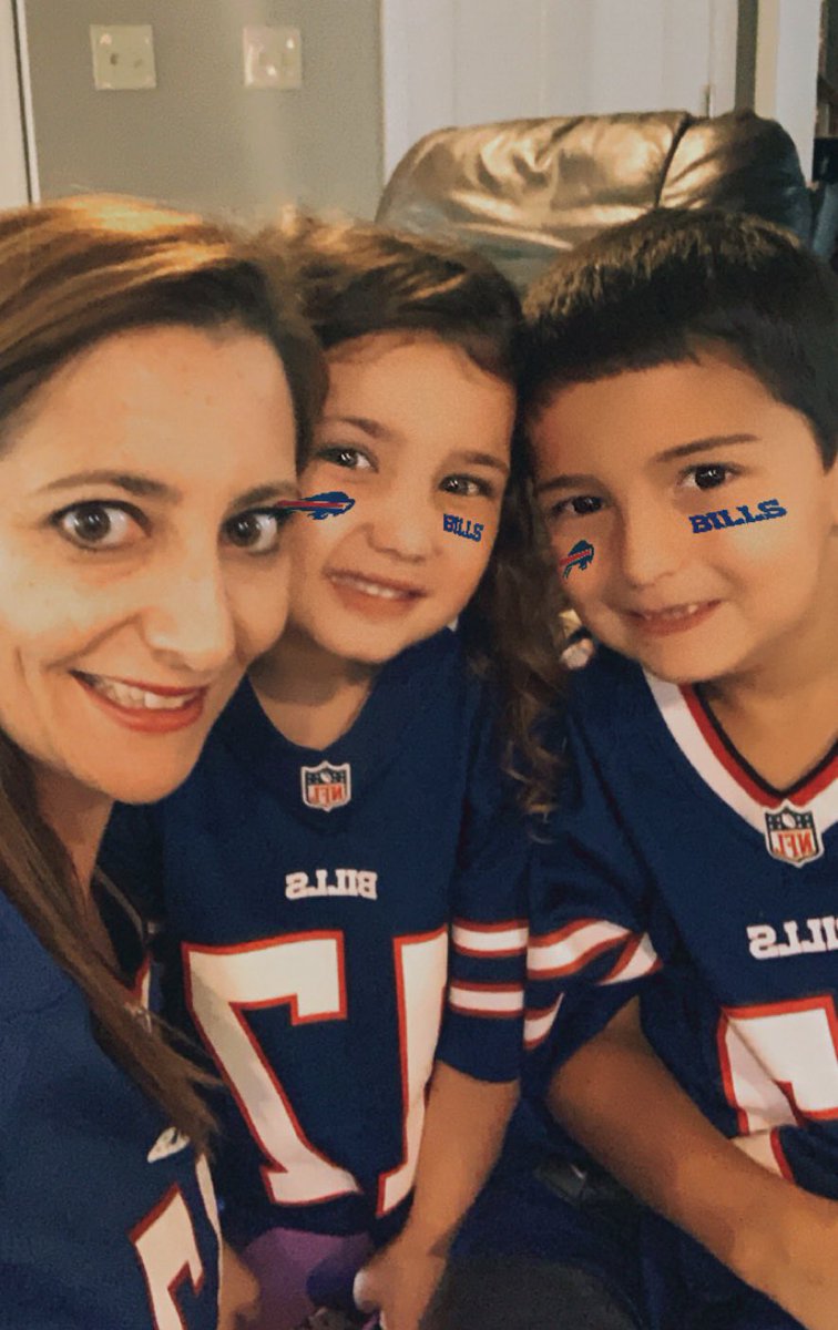 YoSmith7's tweet photo. Bills!!! 💙❤️💙❤️ @smithGHHS https://t.co/RxxdHonDWl