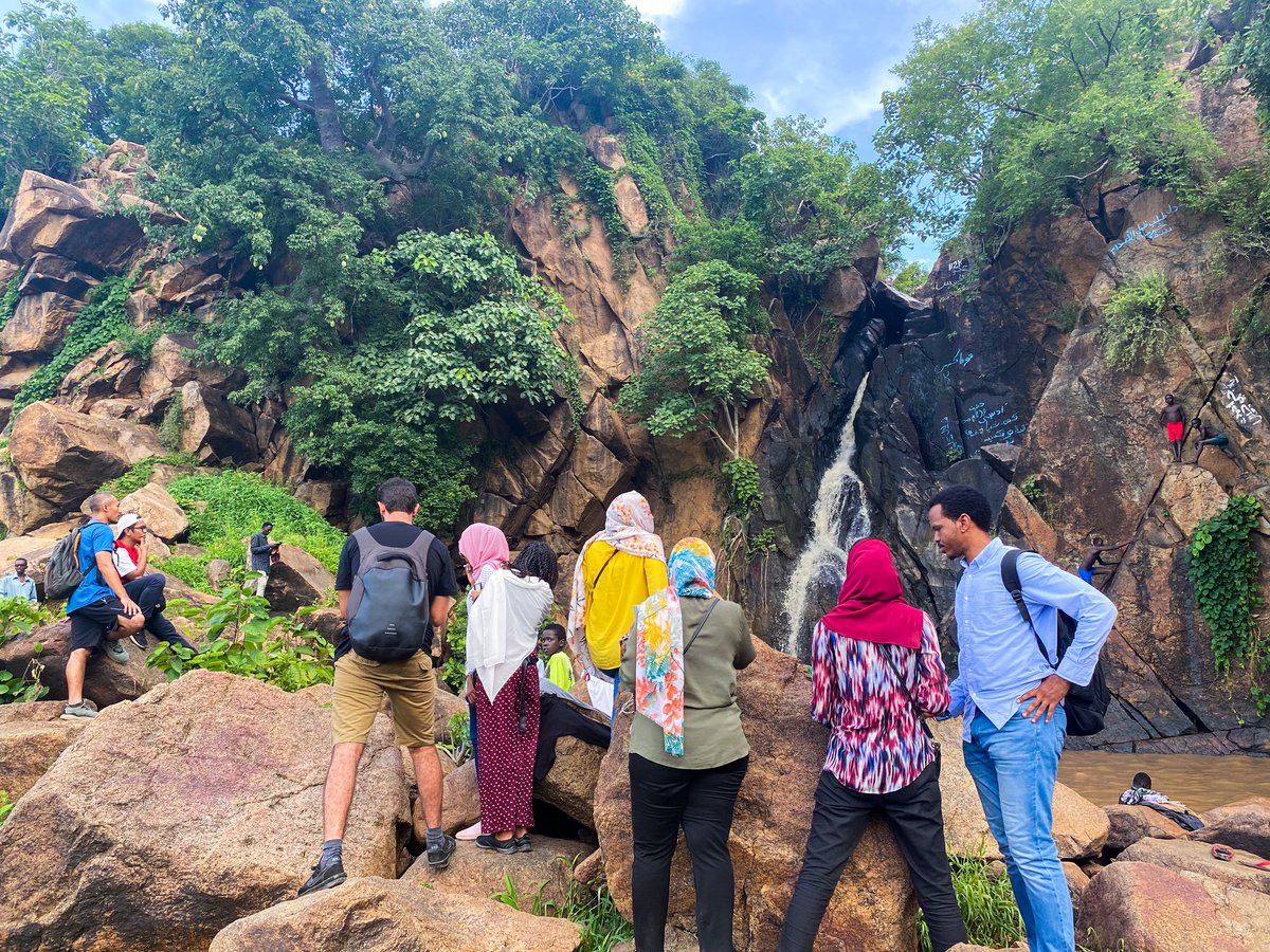 TAS_trips's tweet photo. يومنا التاني في جبال النووبة 🏞️💕
شلال كِلبِّي ♥️
جبل كُليمو ⛰️
#الحياة_مشروع_سفر
#الغرّة https://t.co/EtuOhsPPDC