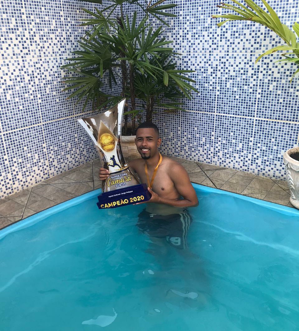 JMJhonatan20's tweet photo. Pai esteve e continua online! ⚽️🙅♂️ #Pegamos #AJAXCampeão https://t.co/61rhpAa2ar