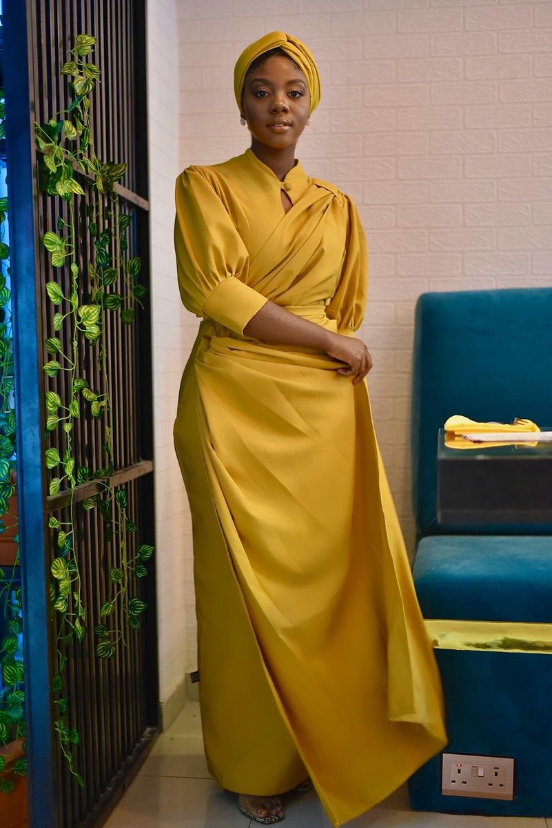 MwalaMiwa's tweet photo. We officially present to you the “Fannah” Laffaya Dress - 20,100 Naira
Fabric- Crepe
Available to order now with Made-to-measure option only!
Comes with detachable belt, wide scarf and a bandeau scarf🤪
Photography - @Nsr__7 
Model- Hauwa https://t.co/rdufud4V3B