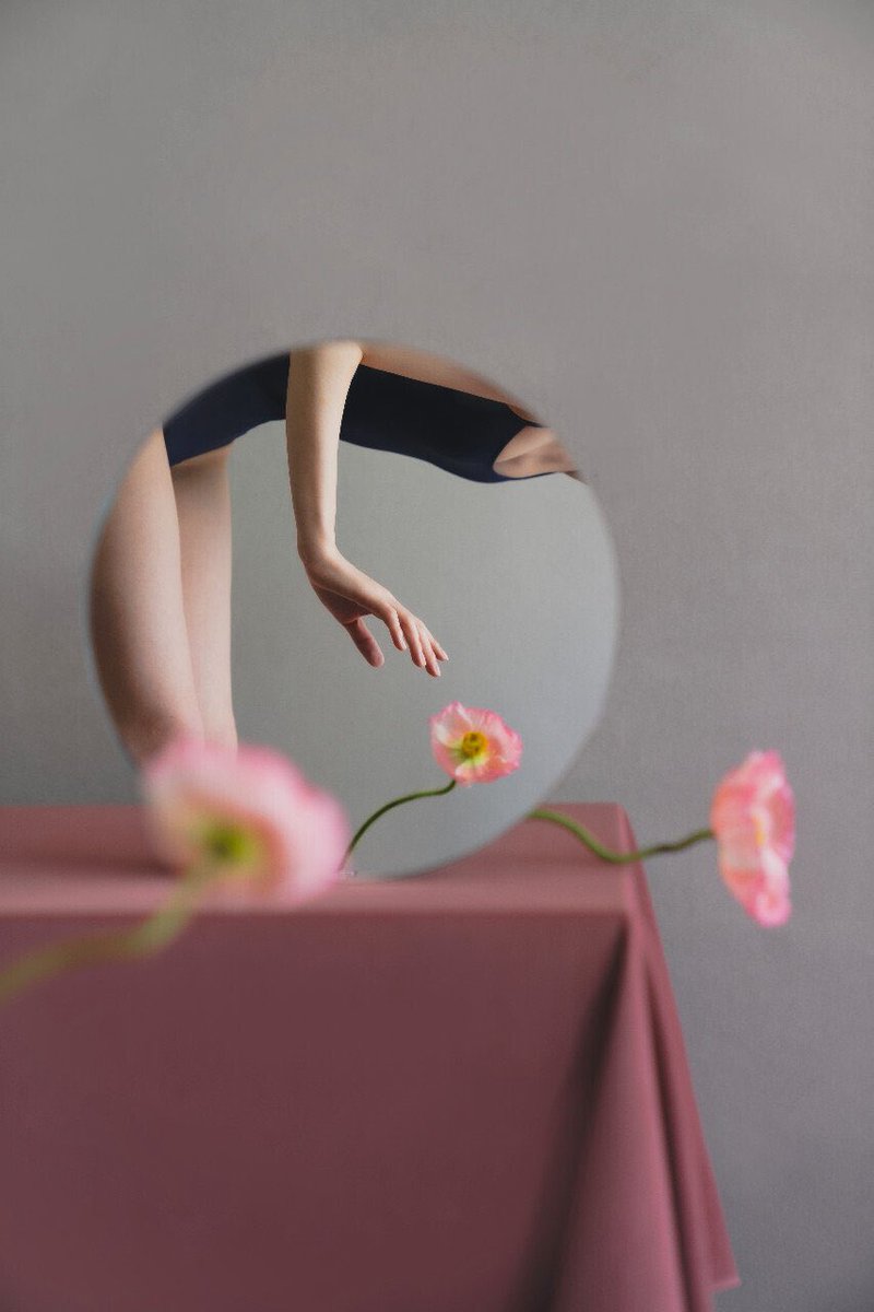 hugo_hyperbole's tweet photo. "Lo único que sabemos es lo que nos sorprende: que todo pasa, como si no hubiera pasado "

 Silvina Ocampo 

*Fotografía de Ziqian Liu https://t.co/QFI25rPQEO