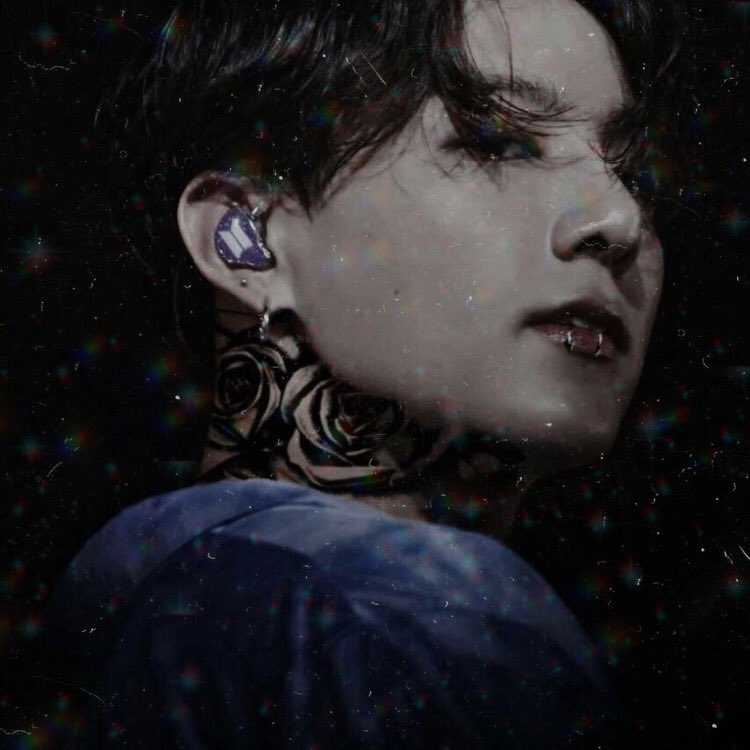 ⠀ ⠀⠀ ⠀ ⠀⠀ ⠀ ⠀⠀ ⠀⠀ ⠀ ⠀ 
⠀ ⠀⠀ ⠀ ⠀⠀ Привет.

— Nie jestem tutaj nowy, jednak mam chęć zaczęcia od nowa. Oto też powstaje starter aby poznać kogoś interesującego, mam nadzieje, że się nie zawiodę. 

#𝑅𝑇 — 𝘬𝘪𝘴𝘴𝘦𝘴.
 #𝐻𝐸𝐴𝑅𝑇 — 𝘥𝘮.