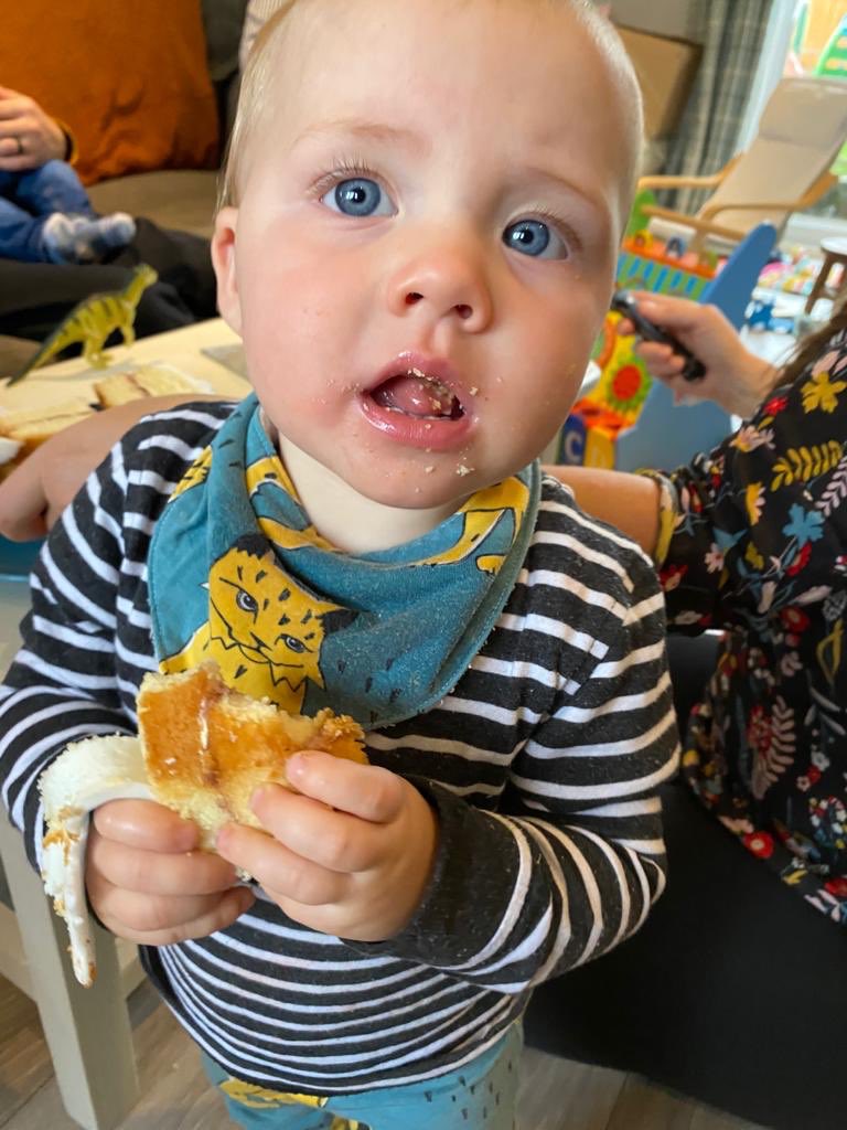 Invertedchimp's tweet photo. What a crazy year: I’ve graduated with an MSc, lived through unimaginable global events, and watched this wee beaut grow and develop. She is a feisty warrior and if she can take on the world with the same fearlessness as she takes on her bro, god help the world. #babyEdith #one https://t.co/JrYPFnOYL2