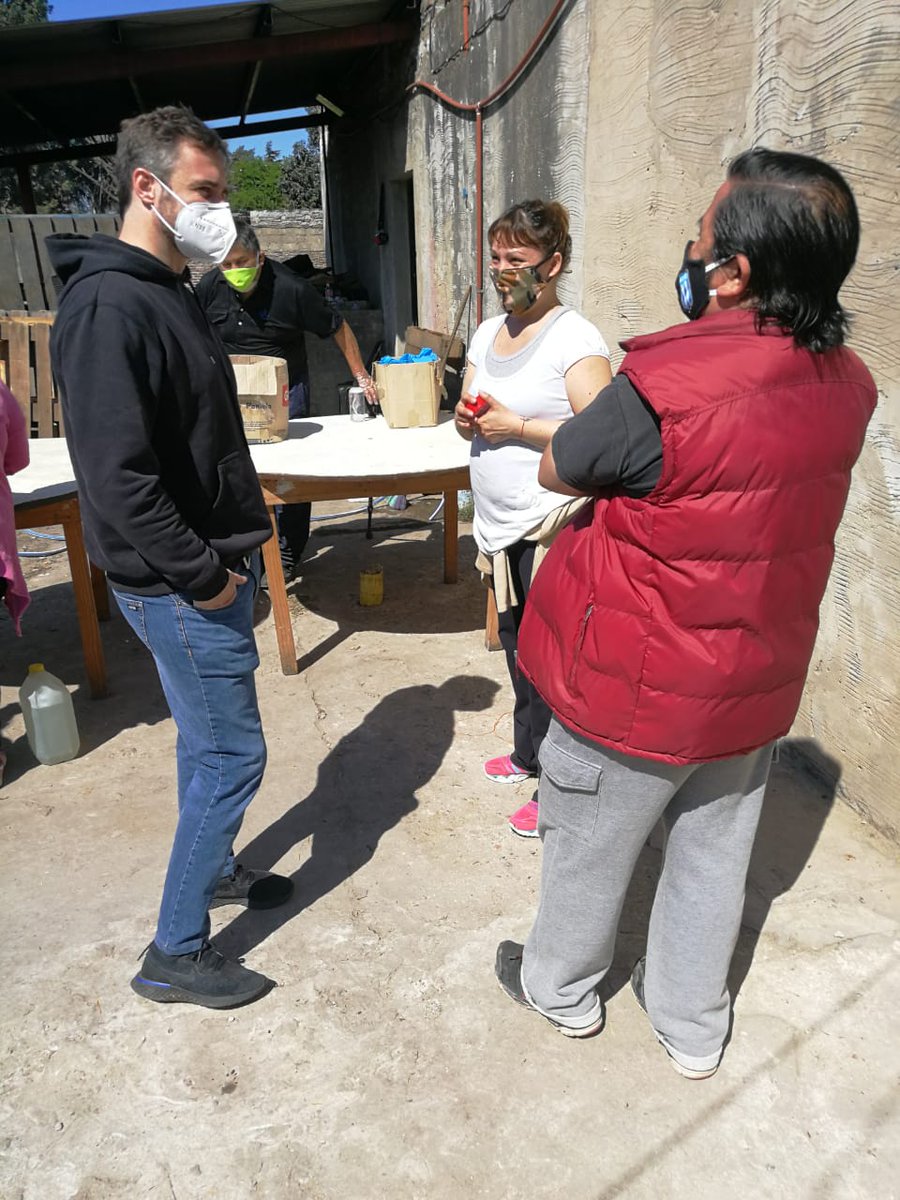 SolidarioMonte's tweet photo. # SABADOS SOLIDARIO # TUVIMOS LA VISITA DE NUESTROS INTENDENTE @FedericoAchaval  Y CHARLO CON LOS VECINOS Y CON NOSOTROS DE LA SITUACION SANITARIA Y SOCIAL # https://t.co/vYjmI4btnO