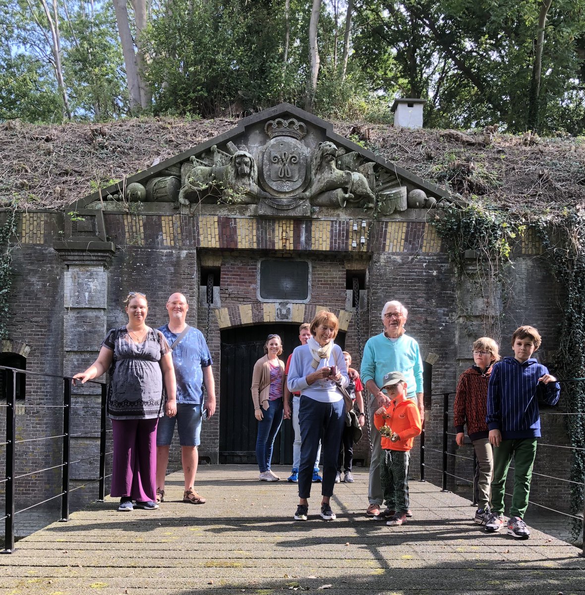 CeesdeJong1's tweet photo. Ondertussen bij #FortbijRijnauwen in Bunnik: heerlijke @excursie vol #fortcultuur en #fortnatuur. Het grootste en #groenste fort van de #NHW. Word #VRIEND van het fort en kom langs voor een unieke ervaring https://t.co/zXcjelYEt2