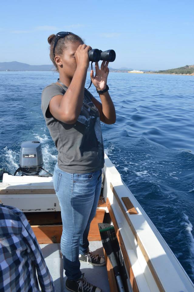 “I’m Kaylee Arnold ( @Black_Ecologist). I used to research the behavior ecology of whales & dolphins off the coast of Italy & California. Now I'm a disease ecologist focused on understanding the impacts of human-altered landscapes on disease transmission b/w humans & animals.”