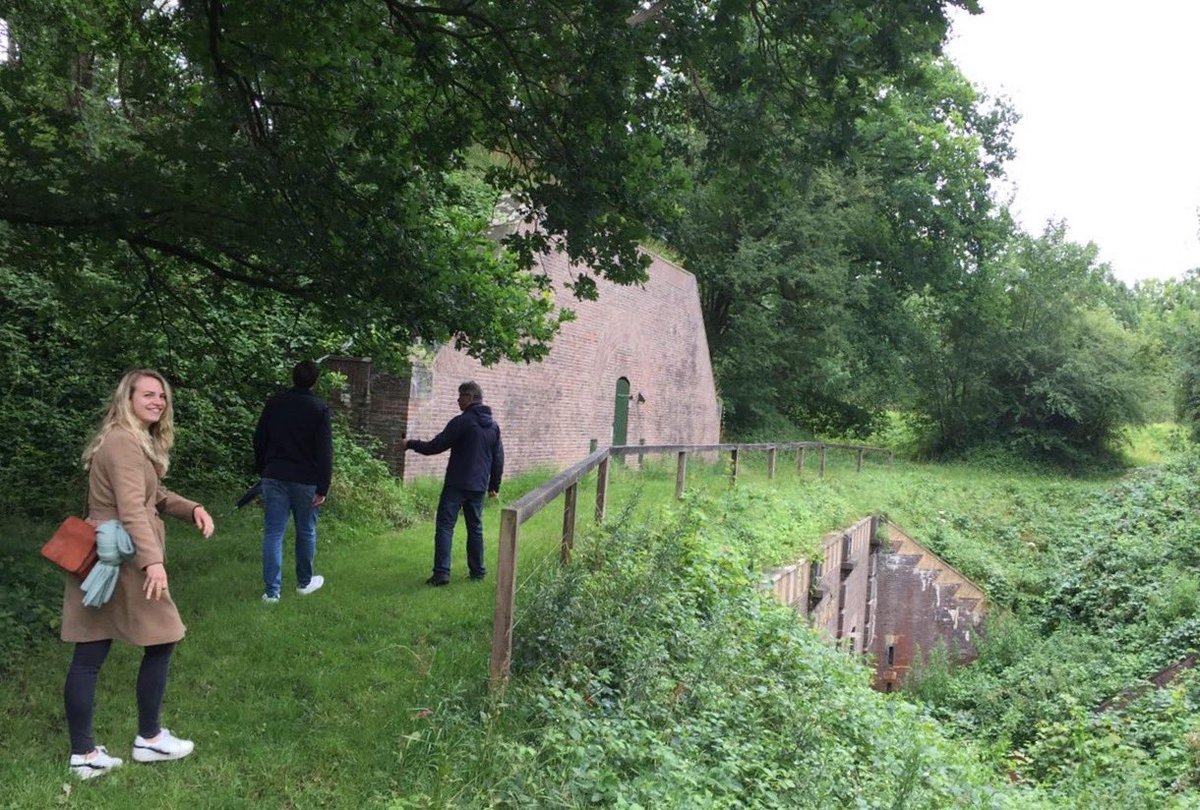 CeesdeJong1's tweet photo. Ondertussen bij #FortbijRijnauwen in Bunnik: heerlijke @excursie vol #fortcultuur en #fortnatuur. Het grootste en #groenste fort van de #NHW. Word #VRIEND van het fort en kom langs voor een unieke ervaring https://t.co/zXcjelYEt2