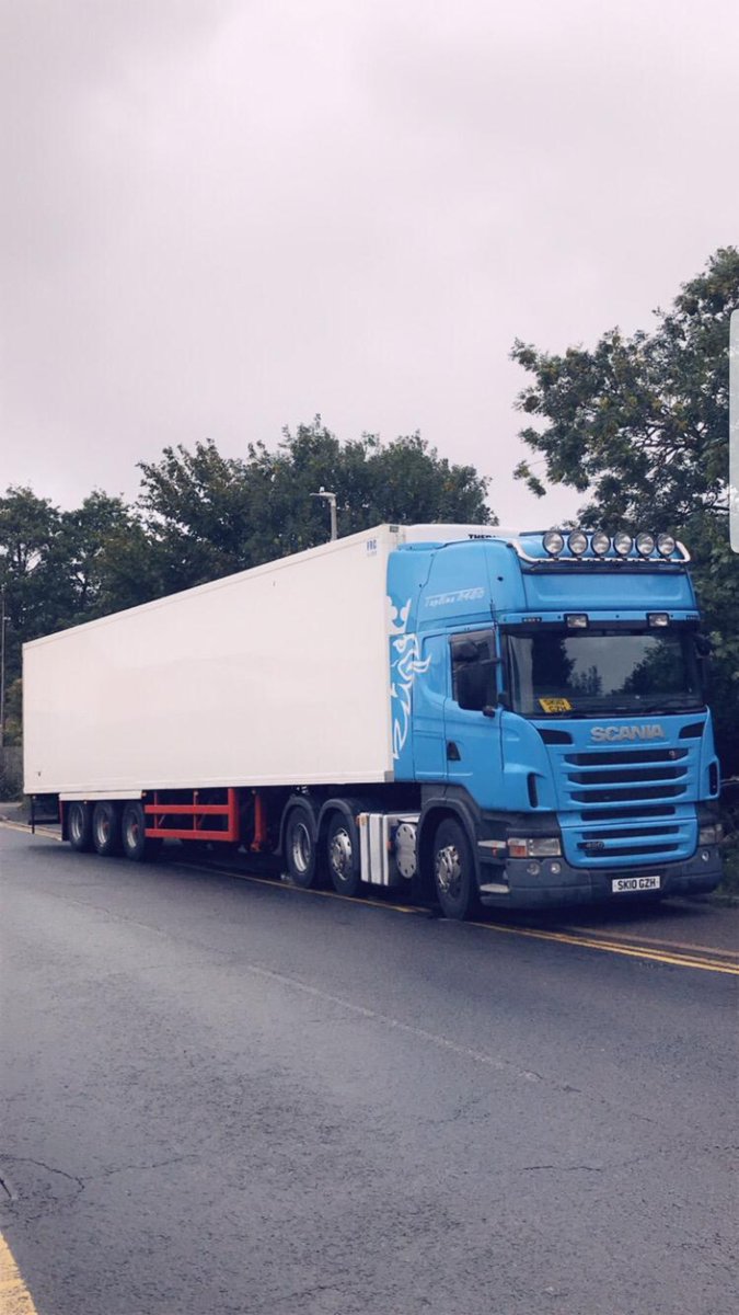 Btazz_official's tweet image. Black excellence with some power, congrats @iamjanzito77 can you also kindly help a brother out I also recently purchased a scania 480 with a refridgerated trailer trying to look for work, feel free to DM bro thanks