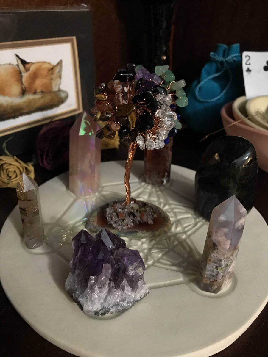 TwentySixFeathr's tweet photo. When your grid needs a lot of towers! #gems #tarot #scaredgeometry #metatronscube https://t.co/kIOdmZMqIZ