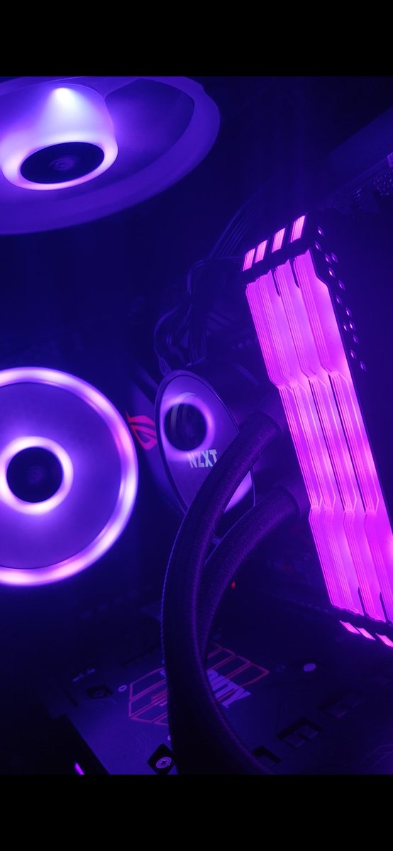 Seb2Tech's tweet photo. @CORSAIR Vengeance ram beats everything https://t.co/D6y7MBr8YN