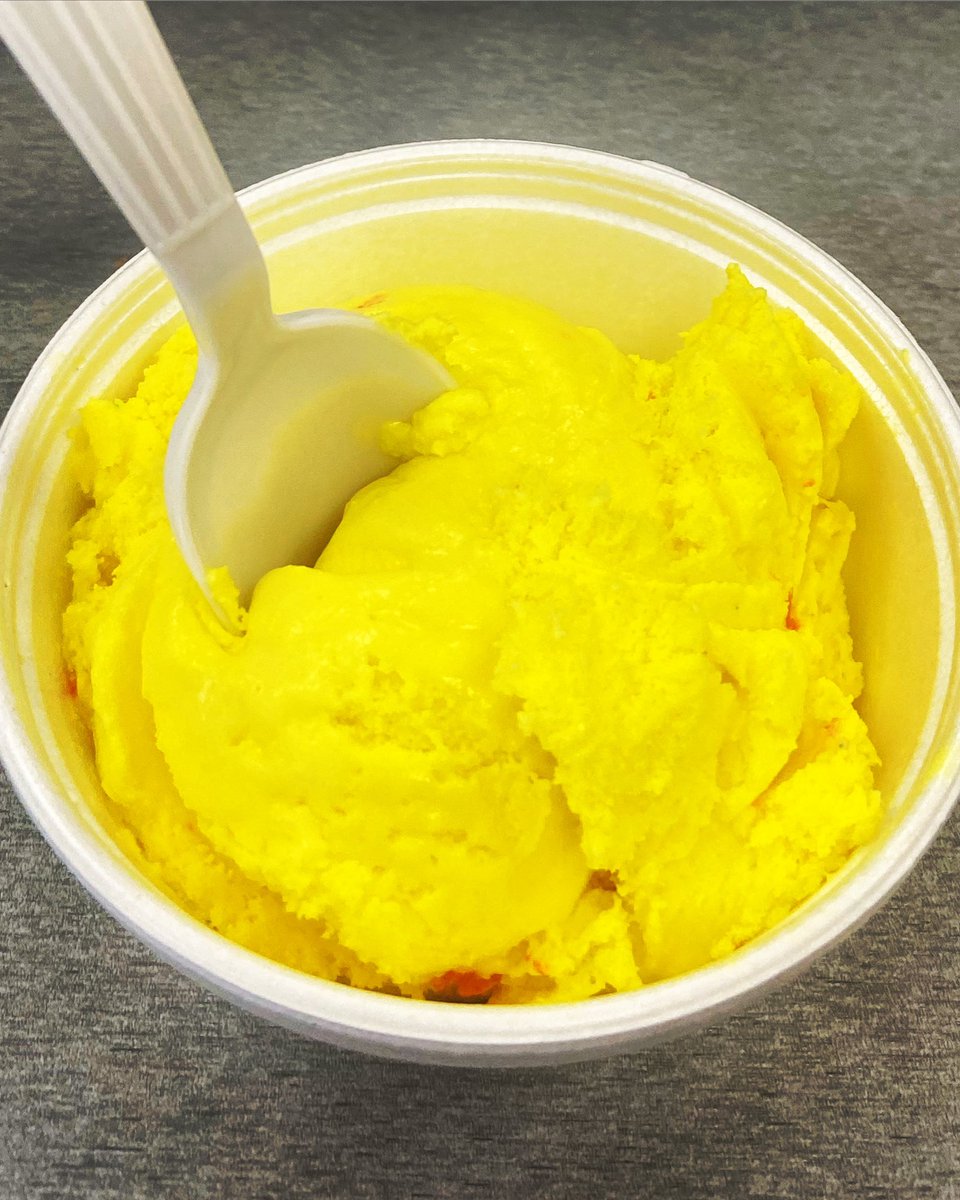 sterlingofc's tweet photo. Sample of the week! Playdough Ice cream! It’s a sweet vanilla ice cream with colorful cookie dough pieces, it’s delicious! Come by before 9pm and try a scoop 💛❤️💙

#playdough #playdoughicecream #cookiedoughicecream #flavoroftheweek #sundaytreat #supportsmallbusiness https://t.co/sYuej4RXsH