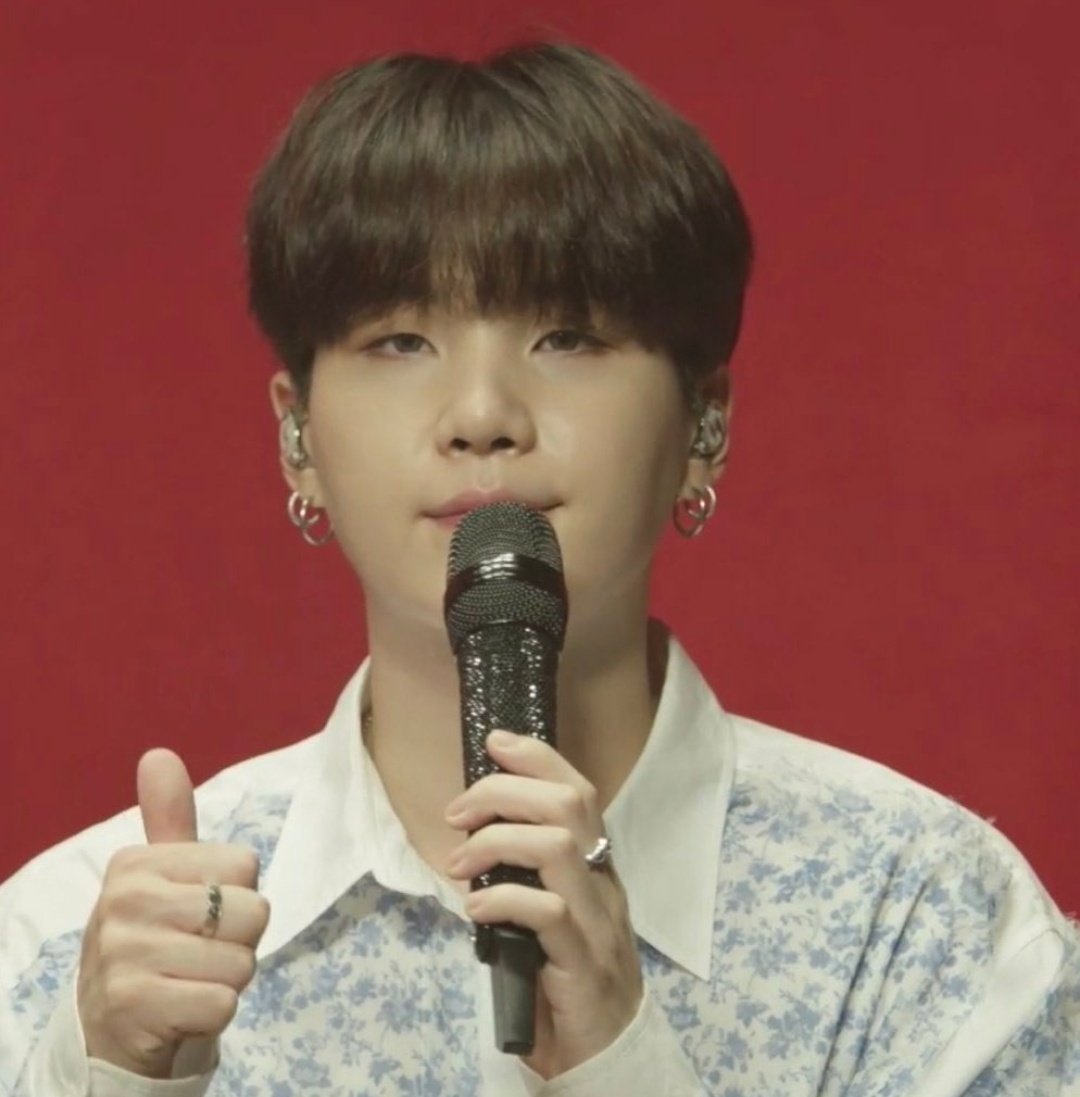 he& #39;s giving u a thumbs up cause you& #39;re doing great!! keep going <3