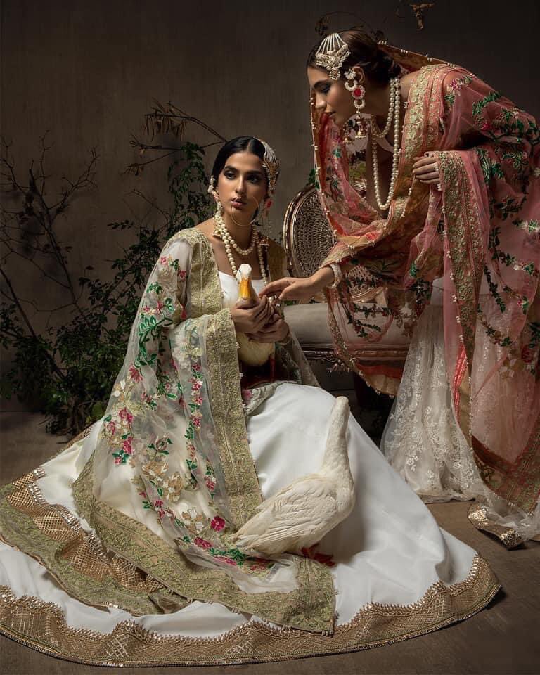 Ink_Quarterly's tweet photo. Ali Xeeshan’s AMALTASS collection is pure magic! 🌟 Gorgeous!

@ALIXEESHAN 
—————————————————
#alixeeshantheaterstudio #alixeeshanempire #luxuryformals #amaltass #pakistanifashion #fashion https://t.co/KM4IpxHt5H