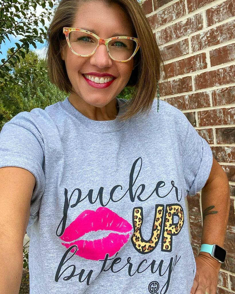 GretchenNobles's tweet photo. Pucker Up Buttercup! 💋 Sometimes on a bad day, you need to just shower, get cute, put on your makeup, pick out a bold lip and get OUT of the house.  Not because you want to. No... you never WANT to on a bad day.  But you do it because you KNOW it wil… https://t.co/CCCdNvRJJL https://t.co/c8OzVA2xCP