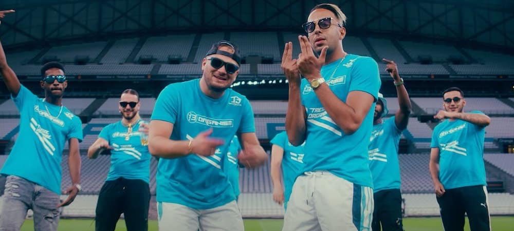 OMLaProvence's tweet photo. 🔵⚪️ Et ça fait, zumba, caféw, caféw, carnaval ! 🎶
 #PSGOM #TeamOM https://t.co/P0McjYUrYI