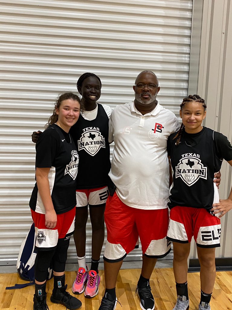txnationelite's tweet photo. Just finished our last tourney with our HS kids. The tourney in Htown was second to none! Thanks @HoUCoachChuck11 &amp; the Houston United family for having us! The competition was awesome all weekend long &amp; our girls got better against high level talent! 

#TheFinale 
Coach Otis🖤❤️ https://t.co/dj9ETrOjVQ