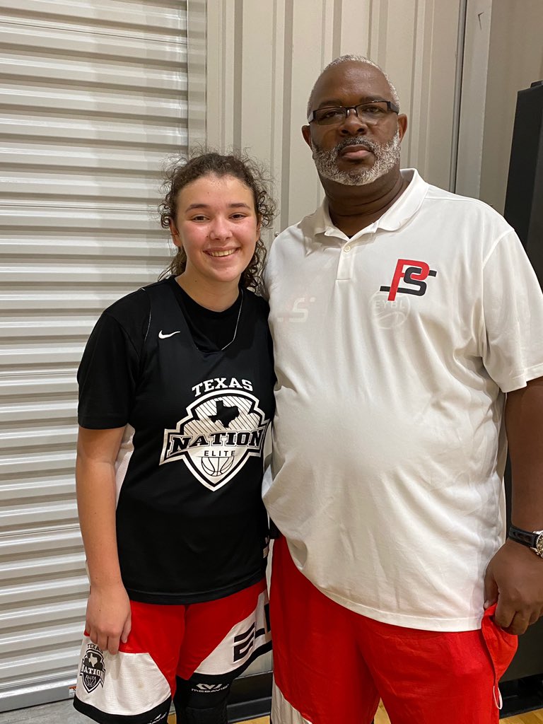 txnationelite's tweet photo. Just finished our last tourney with our HS kids. The tourney in Htown was second to none! Thanks @HoUCoachChuck11 &amp; the Houston United family for having us! The competition was awesome all weekend long &amp; our girls got better against high level talent! 

#TheFinale 
Coach Otis🖤❤️ https://t.co/dj9ETrOjVQ