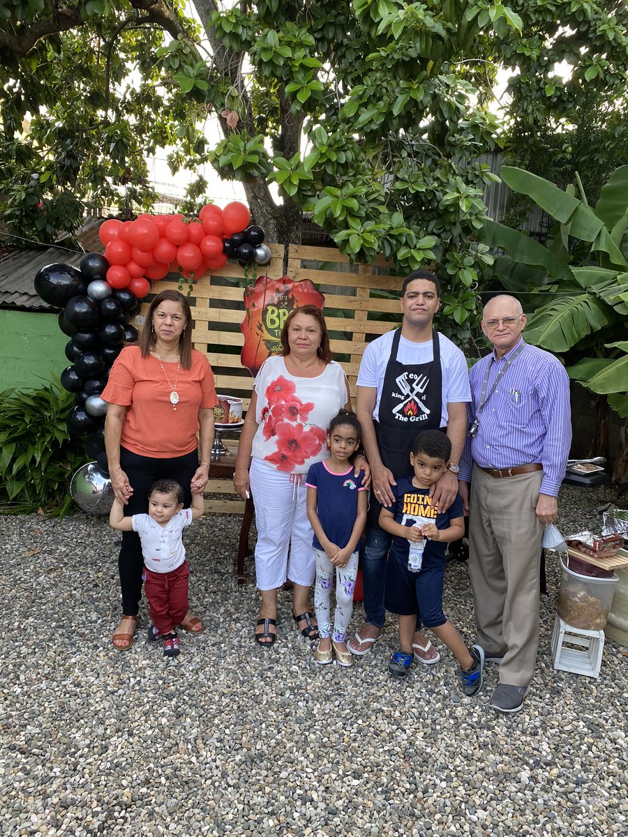 Urologodrperezg's tweet photo. Celebrando el Cumpleaños de #TeoPerez #neomedical #TeofiloPerez https://t.co/beGbNcrto0