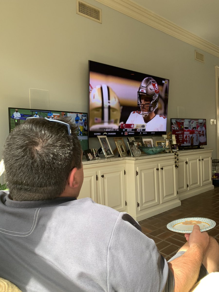 michaelmcmyne's tweet photo. Hey @chuete I thought you weren't going to watch football?  #alltalk. #poser #FakeNews https://t.co/hOMYxZ30I0