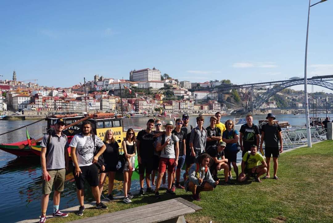 MobilityFriends's tweet photo. 👉 Our friends from Czech Republic 🇨🇿 visited Porto and Bom Jesus.

#culturalvisits #mobilityfriendscampus 🛏 🍽 👨‍🏫 ⚽️ 🏊‍♀️ #portugal 🇵🇹 #barcelos #braga #funchal #minhoregion 🌳 #madeiraisland 🏝 #erasmusplus #vetprojects #ka1 #ka2 #ka3 https://t.co/EcxXbnounX