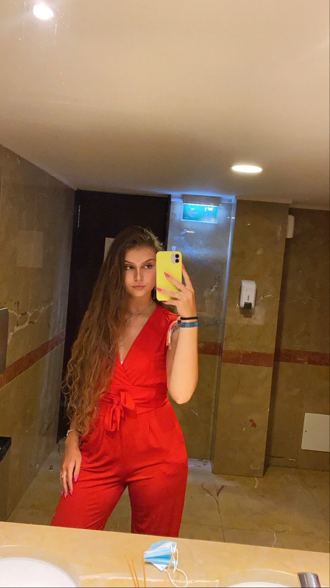 ana_ines12's tweet photo. Digam la q não estava bonitinha ontem 🥺 https://t.co/1uUrpcR0FI