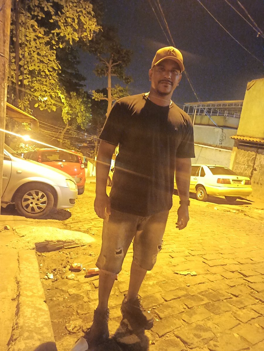 Georgecodeiro's tweet photo. De rolê no morro ✌️ https://t.co/9L1VXQ0IVU