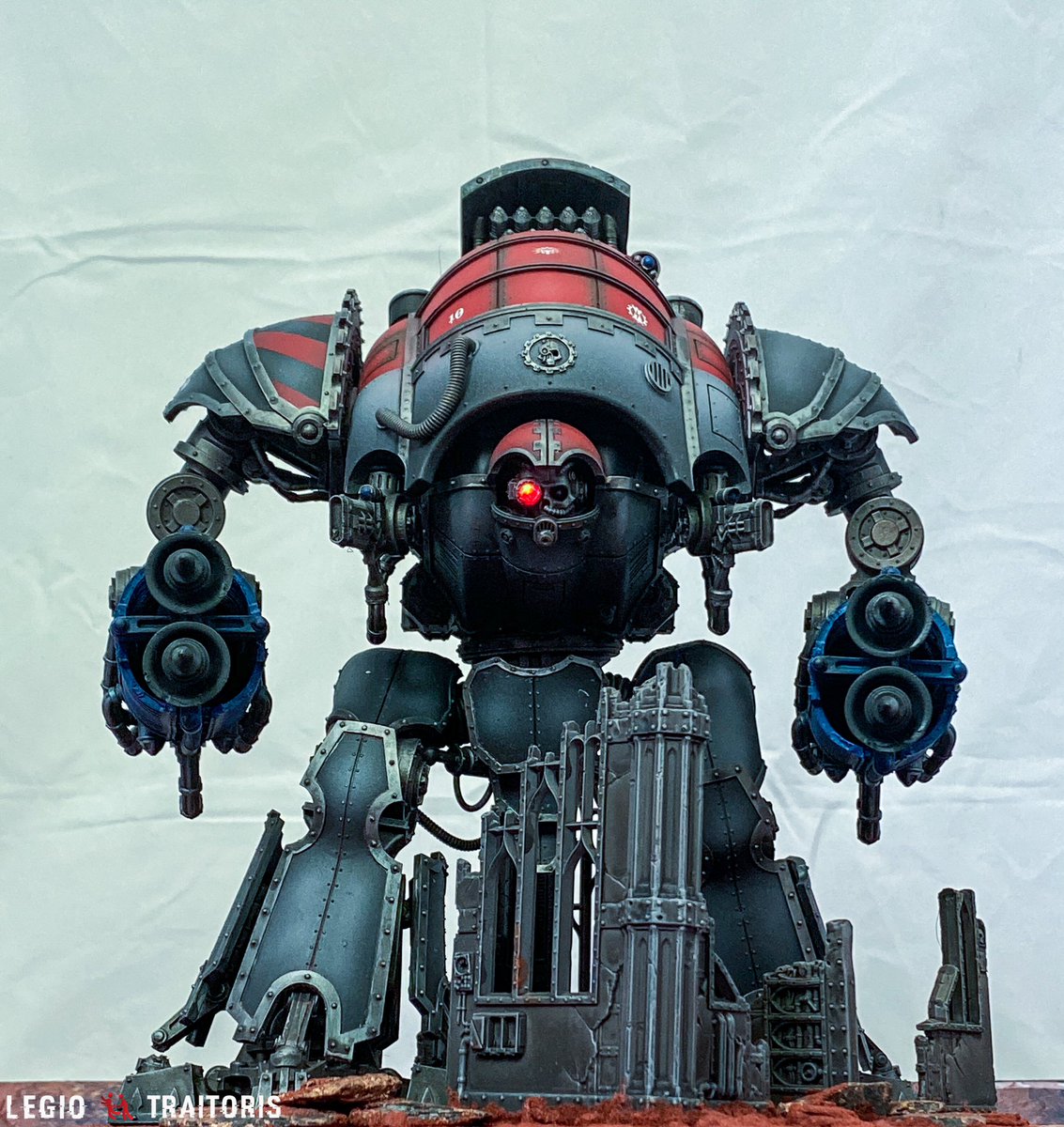 co1856's tweet photo. Acastus Asterius on a display base - removed for play. #Warmongers #30K #DarkMechanicum #Warhammer #HorusHeresy #Forgeworld #Knight https://t.co/16dptoxxuR