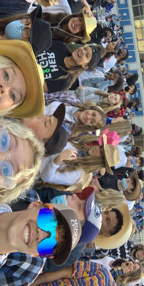 We had a great time in the student section on Friday! Choctaw wins against Van Buren 28-10! #STINGEM 🏈 <a href="/YellowjacketsFB/">Choctaw Football</a>