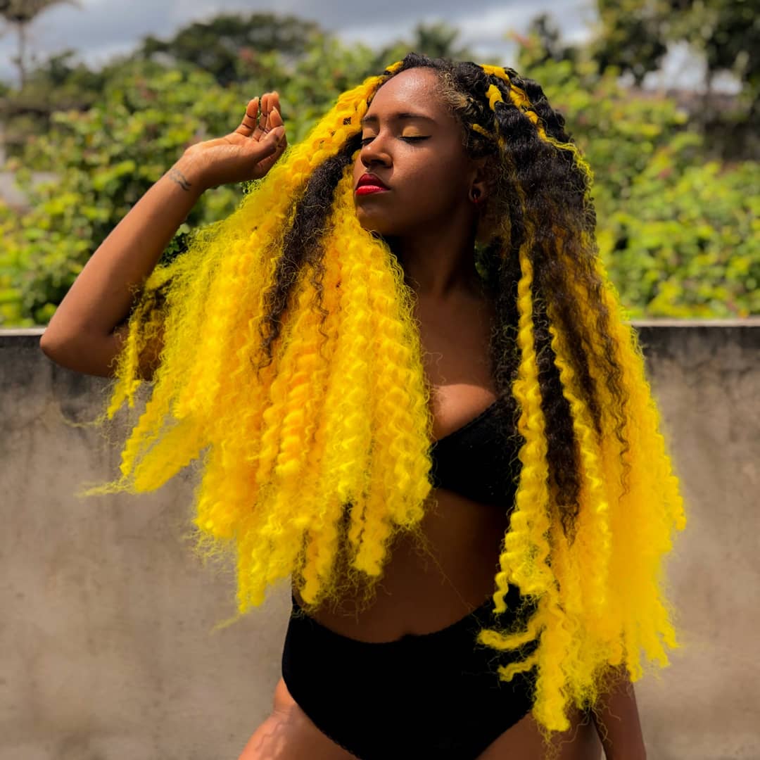 Udioficial's tweet photo. E aí meu povooooo
Fui tirar as #bigboxbraids e não me dei diante do espelho e tive que compartilhar com vocês essas imagens...
Bufo querida trava na beleza🎶
Diz aí se não ficou um bafoooooo????
#udi #pretasempoderadas #pretalinda #crespasecacheadas #boxbreads https://t.co/4hmVud4dQN