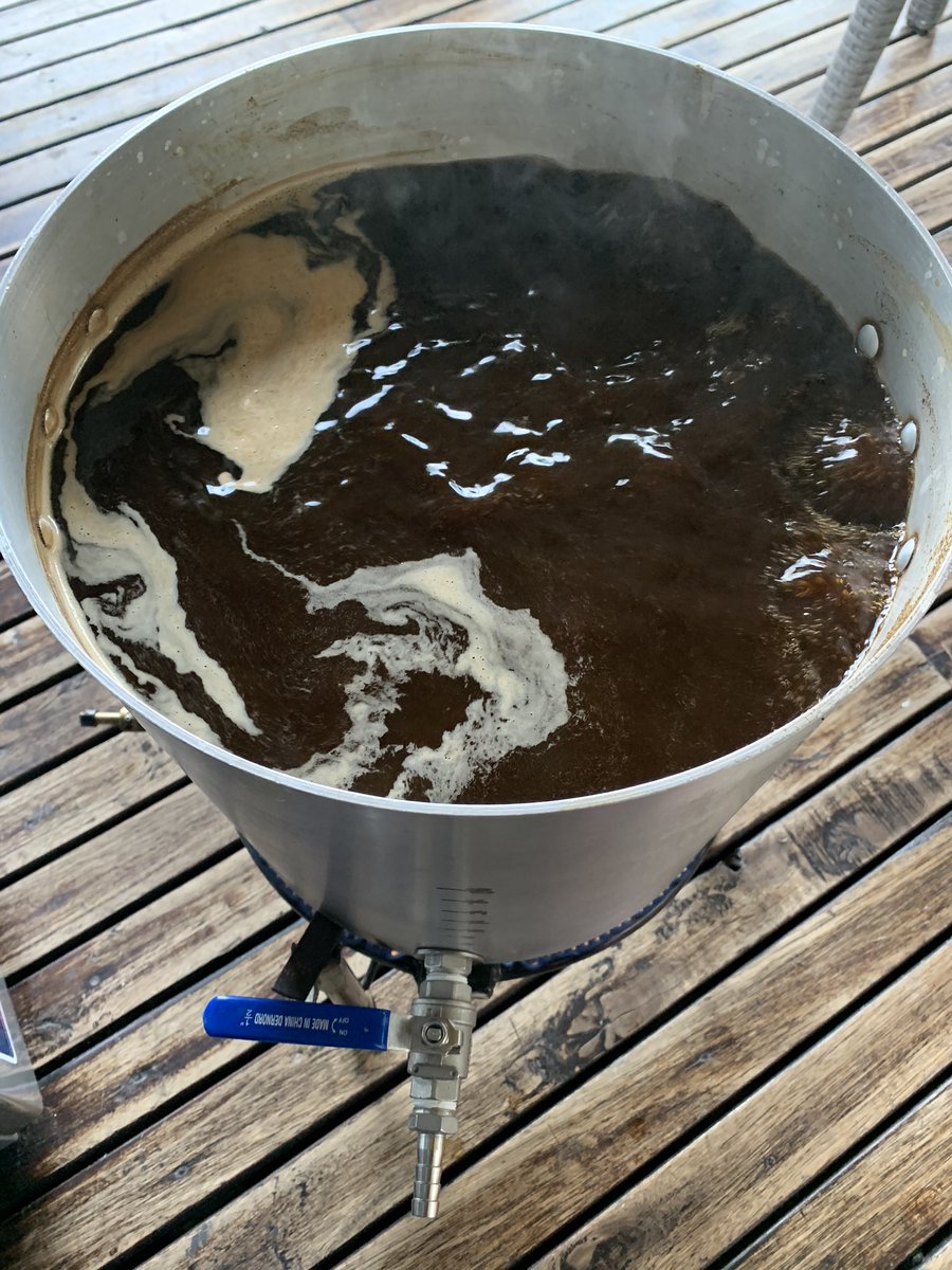 PachaBeer's tweet image. Nueva cocción con vuelta a los orígenes: English Porter (BJCP-2015-13C-GI-E-18J-27S): D.O.: 1048, IBUs: 28, SRM: 27, BU:GU: 0,56. Lúpulo Herkules 🇩🇪 en FWH. Levadura Windsor. A fermentar...