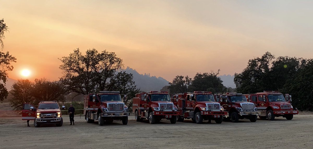 SDFD's tweet image. Mixed strike team 6430C at the #DolanFire on Sun. eve. This team includes SDFD, @chulavistaFD &amp;amp; Poway Fire depts. The Dolan Fire is in the Los Padres Natl Forest south of Big Sur. 
There are more than 16k firefighters battling 29 major fires in CA. #wildfires