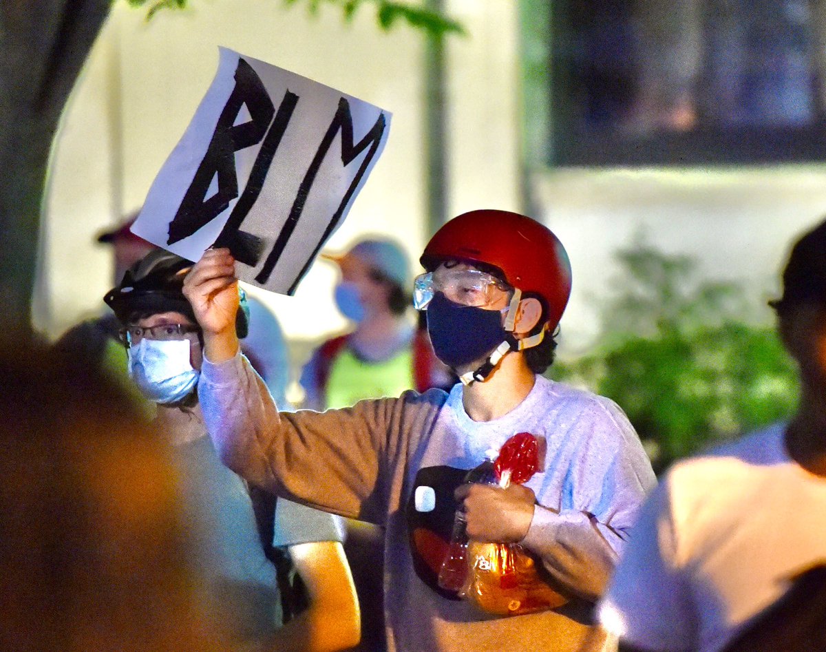 BlaineShahanLNP's tweet image. Protesters out in the intersection of West Chestnut Street and North Prince in Lancaster city in response to police involved shooting that occurred Sunday afternoon. @LancasterOnline