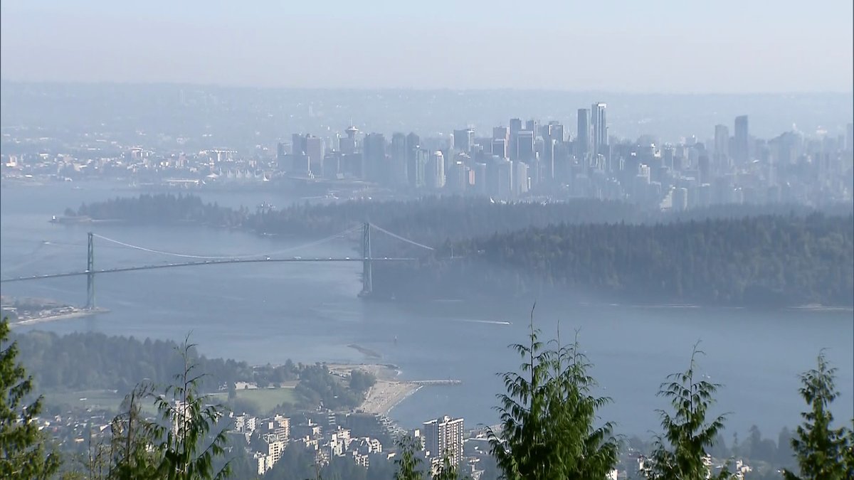 The province's teachers union has taken to Twitter to say students and staff shouldn't be returning to school Monday amid the combined hazards of COVID-19 and poor air quality, but no districts in Metro Vancouver have announced plans to close bit.ly/3mj2AAv