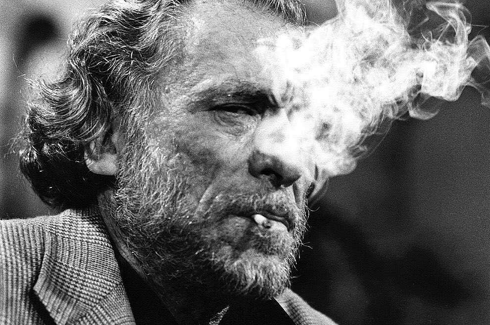 TextosDeLibros's tweet photo. “Siempre quise a alguien que se quedara aún después de ver lo desagradable que podía ser.”

- Charles Bukowski. https://t.co/LBM9qDkWSu