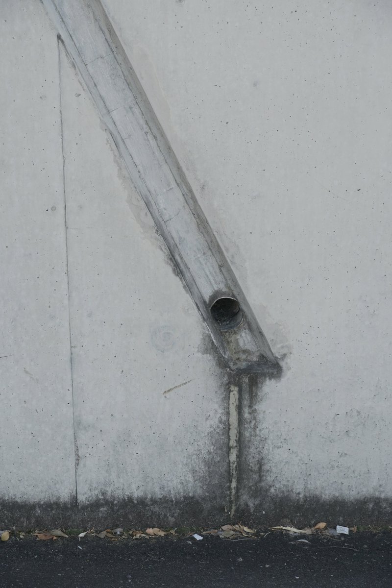 3pointedit's tweet photo. Shot a few more interesting objects and textures this morning, found some motorbike parts. Up to 2243 now. #b3d #imageresource #openCC https://t.co/B0Of7KUbAl