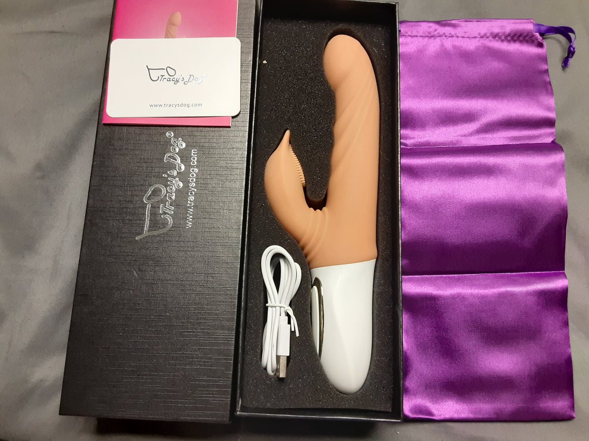 Emily76432822's tweet photo. THANK YOU @Amy498930661 for this amazing toy I just got our and man I can't wait to try it out guys these vibrations are insane a must try toy go get yours
https://t.co/YHx64kYSoc https://t.co/tbQKU9OSdM