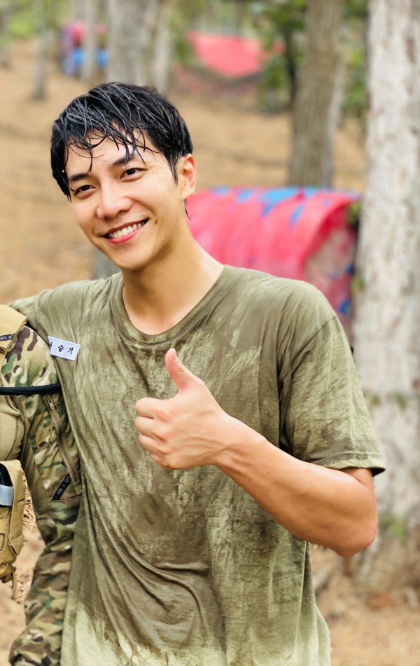 airen4lsg's tweet photo. Lee Seung Gi Official Website Updated 14 09 20

Jipsabu eps 138 filming bts photo

Source https://t.co/oWsvYbc4Wg

#leeseunggi #이승기  #李昇基
#イスンギ #이승기공홈 #leeseunggiofficialhomepage #www.leeseunggi.com#leeseunggi #집사부일체 #MasterInTheHouse https://t.co/z8FDfcBF9P