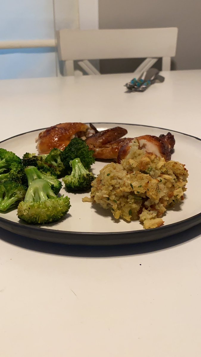 CamUnexpectedly's tweet photo. Update: Sam made stuffing tonight https://t.co/yoG9kLoC9A