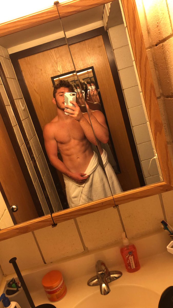 DCocknan's tweet photo. If you want to see a little more then follow my only fans rn it’s $4 for a month #onlyFans #onlyfansbabe #onlyfanzz 
https://t.co/HqIApHbqkH https://t.co/mN6Vqpyc0s