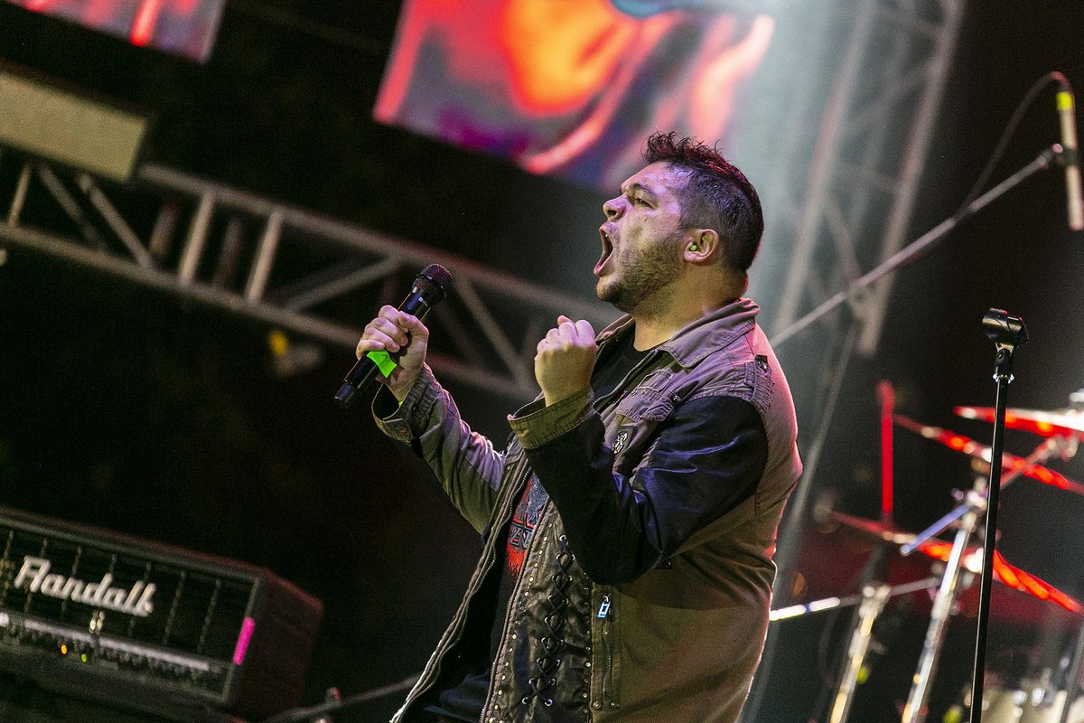 RavenDarkBand's tweet photo. Recordando el poder y la versatilidad vocal de nuestro frontman Andrés Felipe Puerta Zapata, aquel 31 de Agosto en el @Altavozfest. Gracias a todos los que apoyaron el evento.

Photo 📸: Maria Paulina Pérez - Alcaldía de Medellín.
Backing video 🎥: @NervioAudioV https://t.co/GJXvN36Uzj