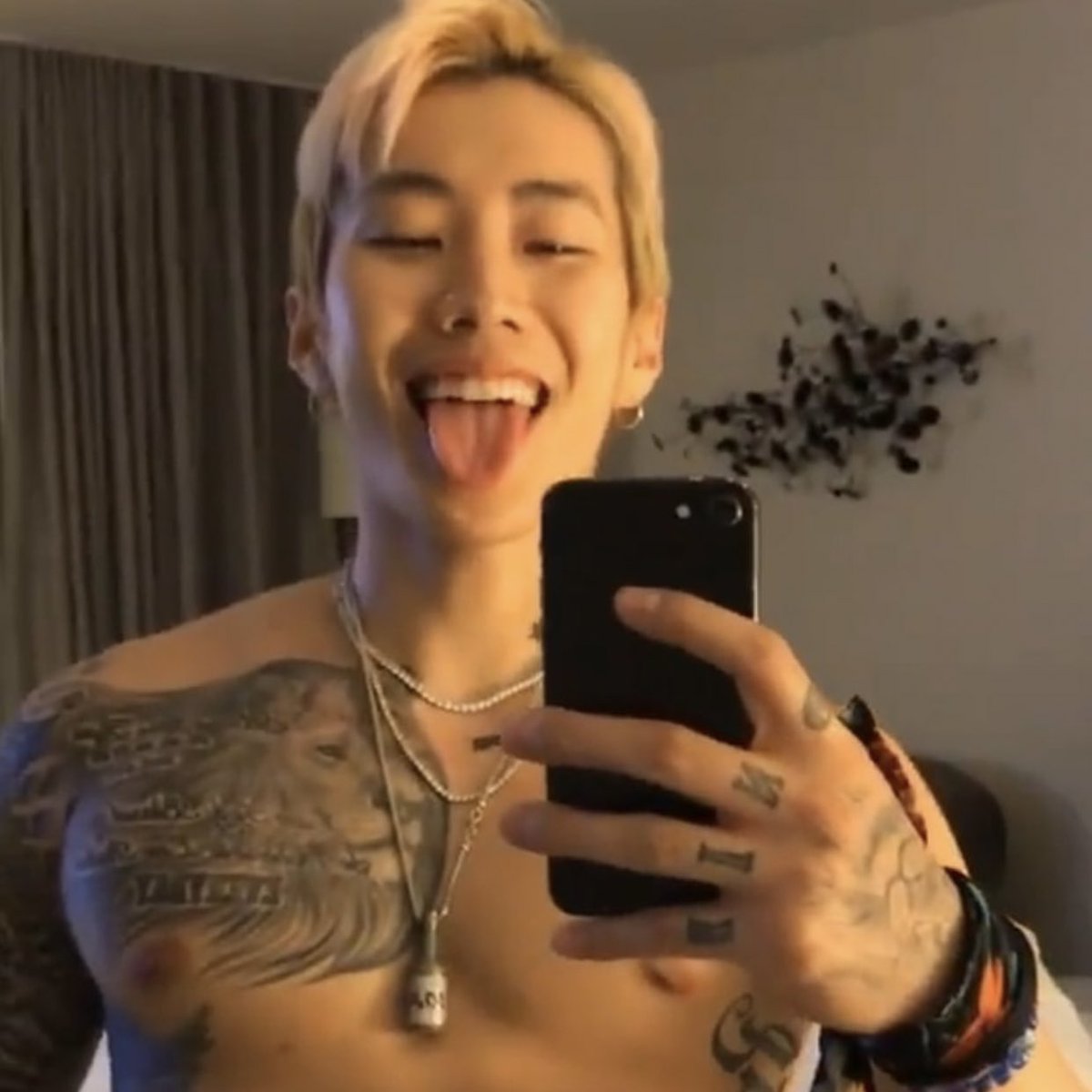 jayparklq's tweet photo. https://t.co/tpXRbufJ5B