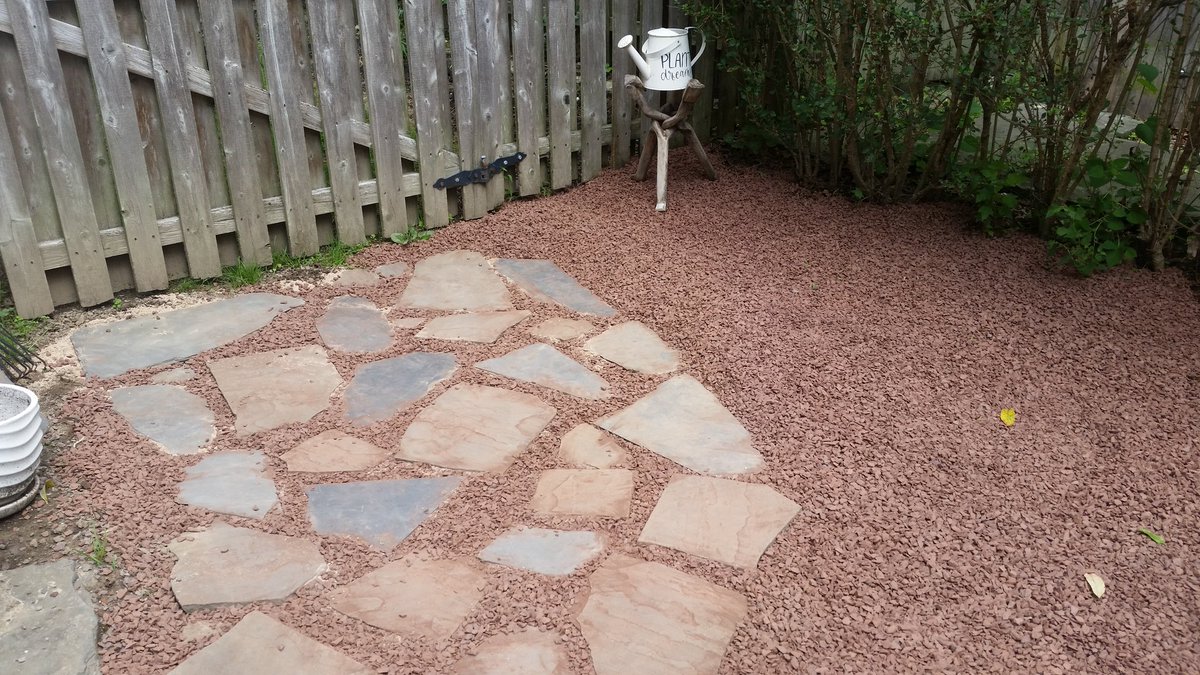 JonathanEvanow1's tweet photo. Nice little bluestone pathway and lava rock install this morning. https://t.co/OynqlUiiir