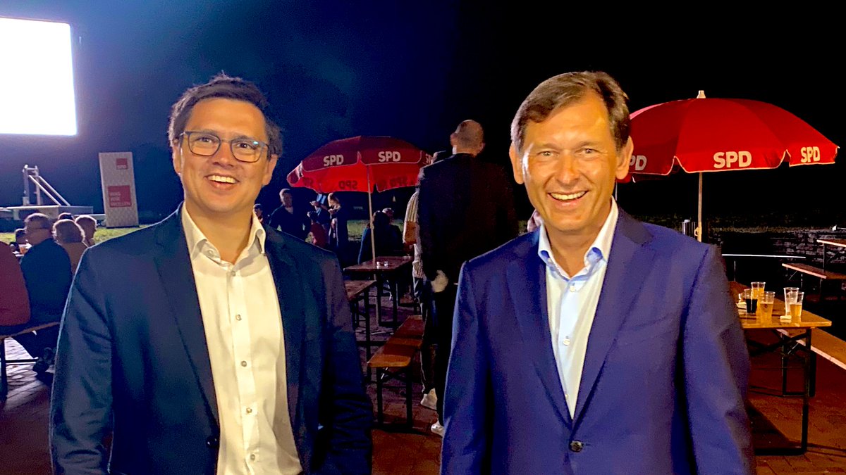 alexander_vogt's tweet photo. Gewonnen!!! #Herner #SPD: Oberbürgermeister Dr. Frank #Dudda (63%), alle 27 #Ratswahlkreise direkt (44%), in allen 4 Bezirksvertretungen mit Abstand stärkste Fraktion! 💪💪💪 
Das ist großartig, danke! https://t.co/smBDzX7Xa3