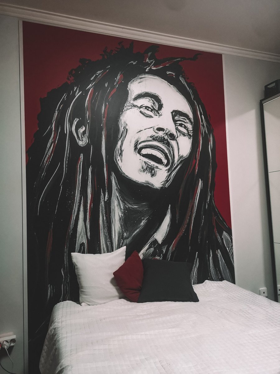 tenho o rei no meu quarto e vocês?