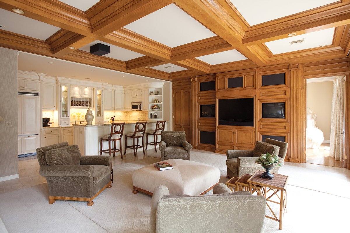 JulieLaughtonDB's tweet photo. This Wallace Neff home has two large guest houses in the backyard. Here is the kitchen, family room and home theater.
#wallaceneff #pasadena #customhomes #designbuild #homeremodel #kitchenremodel #homedesign #kitchendesign #guesthouse https://t.co/BjxTjK6vUY