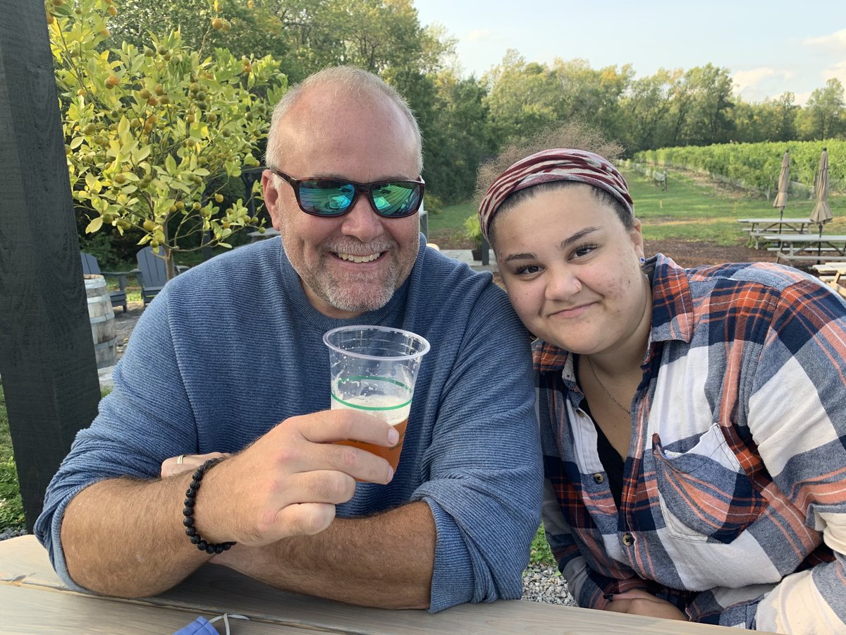 ToddSmithCANDU's tweet photo. Supporting local business in Prince Edward County with the family this afternoon. #SlickersIceCream #Lemons #GillinghamBrewery #LochMorCider #pec #BayofQuinte https://t.co/VSAGDp8Oao