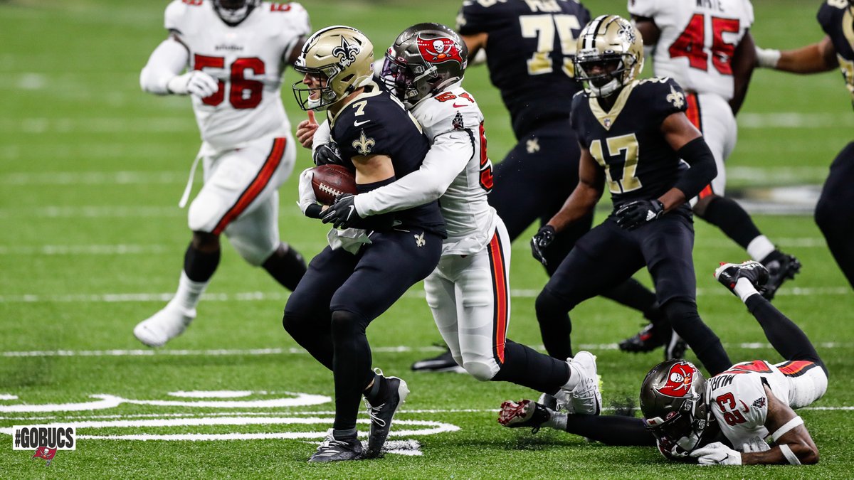 Buccaneers's tweet photo. Have y'all heard of Lavonte David? https://t.co/cyMrx9OqcQ