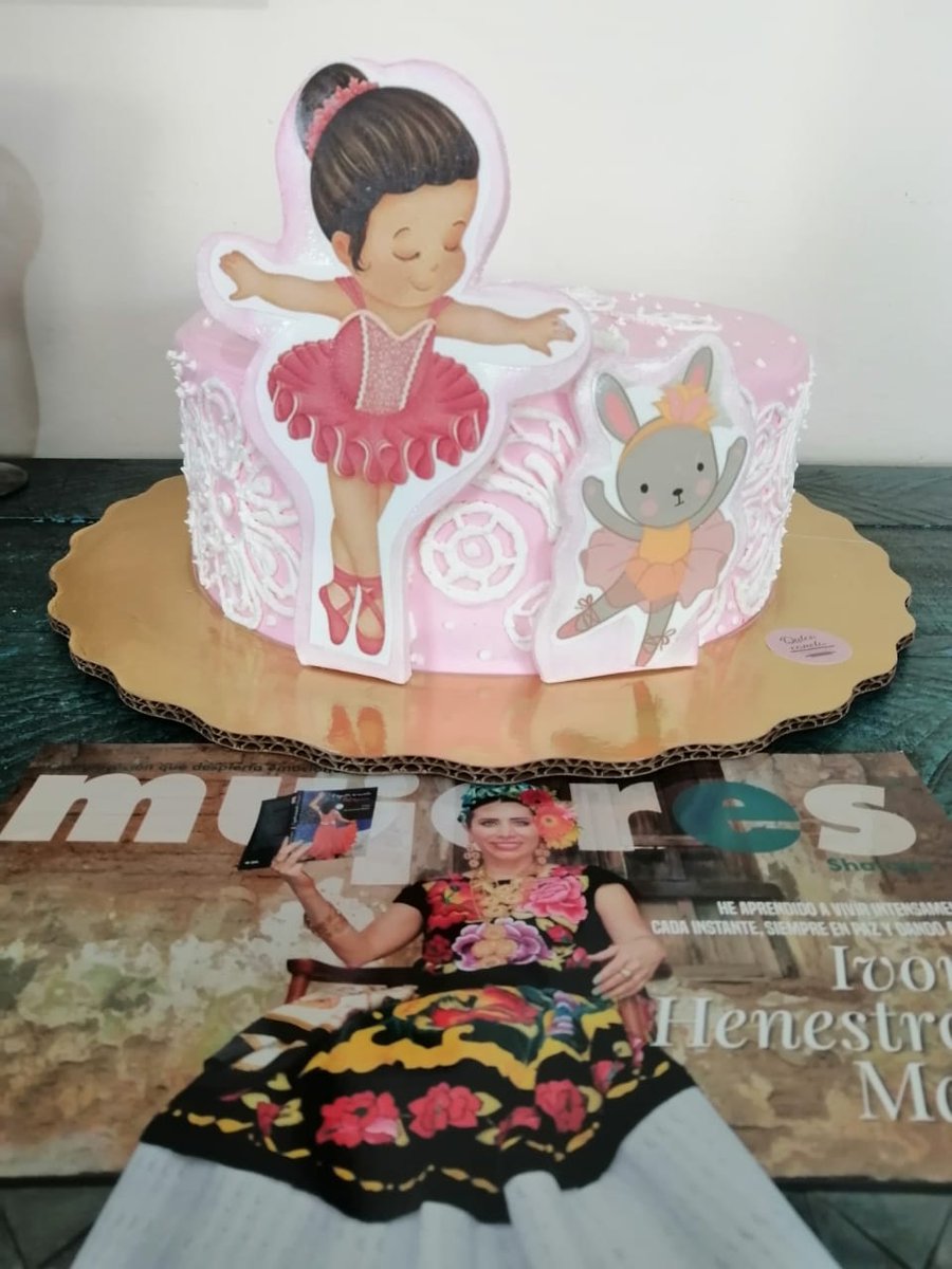 Revista_mujeres's tweet image. ¿Ya probaste los pasteles de @DulceCanelaRep1? Pide informes a través de su fanpage, disfruta de todos los postres de calidad que ofrecen y en tus pedidos recibe un ejemplar de nuestra edición 😉. 

#ConsumeLocal #Pasteles #Postres #Oaxaca