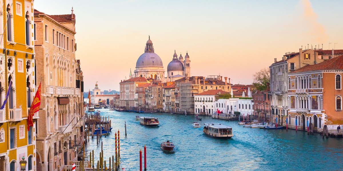HollyJHubbs's tweet photo. I got the best kind of email this morning! My fella booked a surprise NYE in Venice. So if COVID allows, we’re gonna start 2021 in the most romantic city in the world! 💋🥰 #neverstopexploring #lifeisforliving #flandersgal #followyourheart #2021 #NYE #liberalartslife https://t.co/mO6XQDLasm
